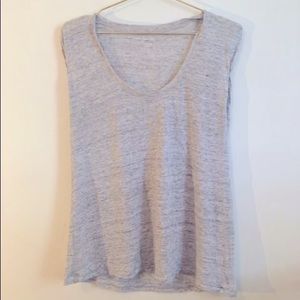 Gray sleeveless Gap top in size small.